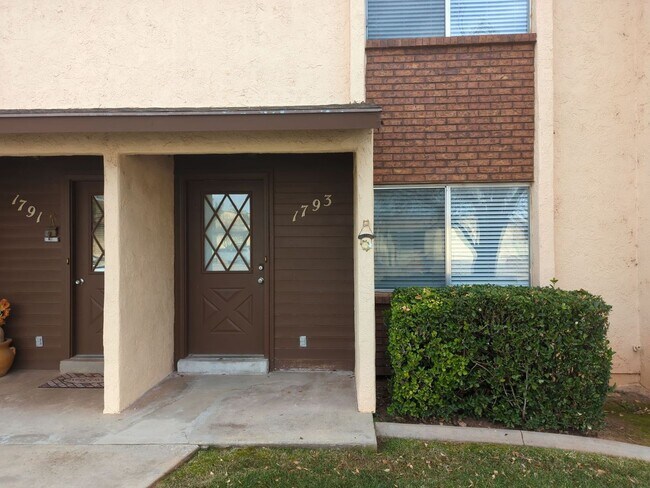 Photo - Beautifully Updated 2 Bed Townhome with Pool Access