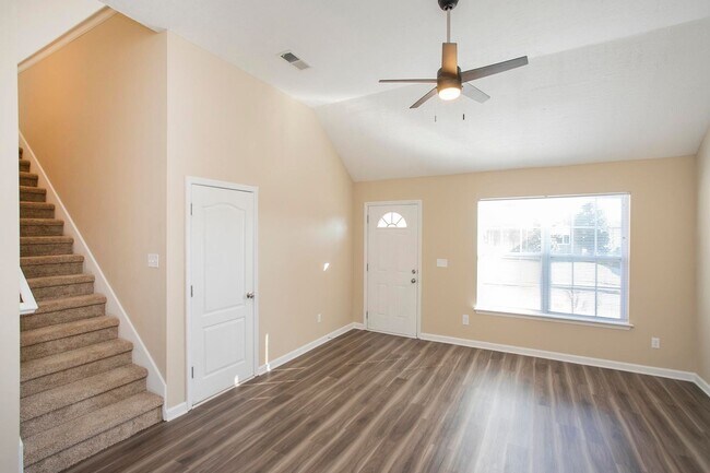 Photo - 405 Knob Ct