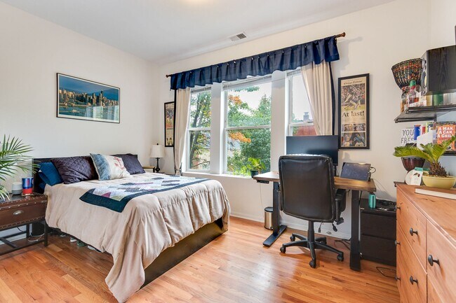 Photo - 1034 N Damen Ave Unit 1022-10