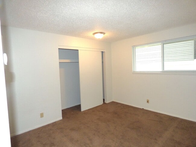 Photo - Cumjul05 - 1053-1055 Lansford Dr SE Unit 1053