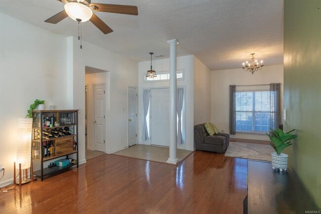 Photo - 616 Castle Brook Dr