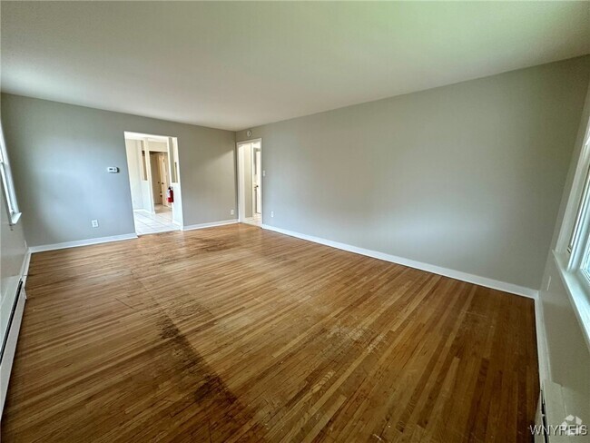 Building Photo - 1024 Amherst St Rental