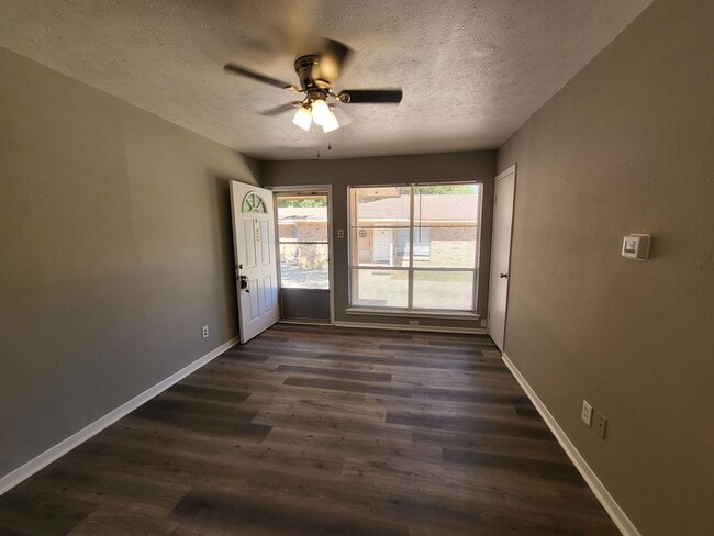 Photo - 2 bedroom 1 bath Townhome