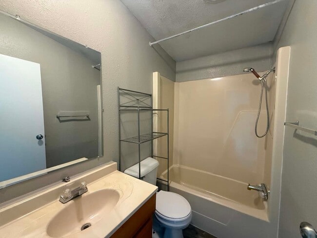 Photo - 1236 N Oaklane Rd