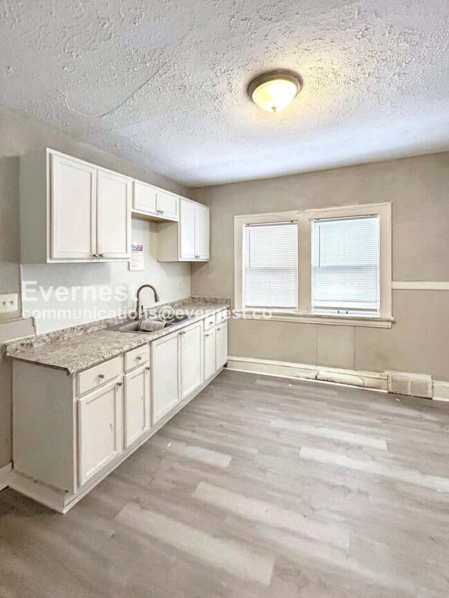 Photo - 12110 Lenacrave Ave Unit 2