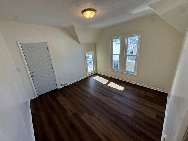 Photo - 622 E Locust St