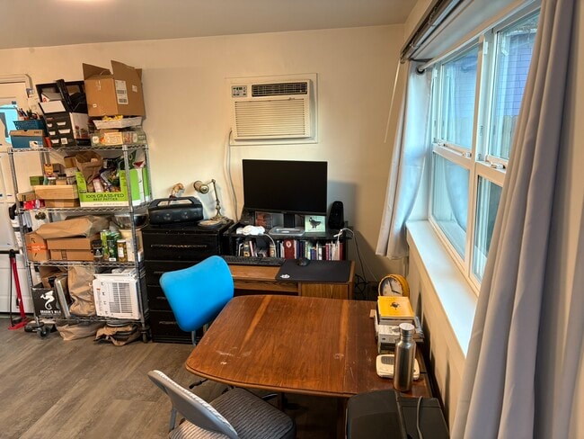 Building Photo - 955 Aspen St Unit Rear Rental