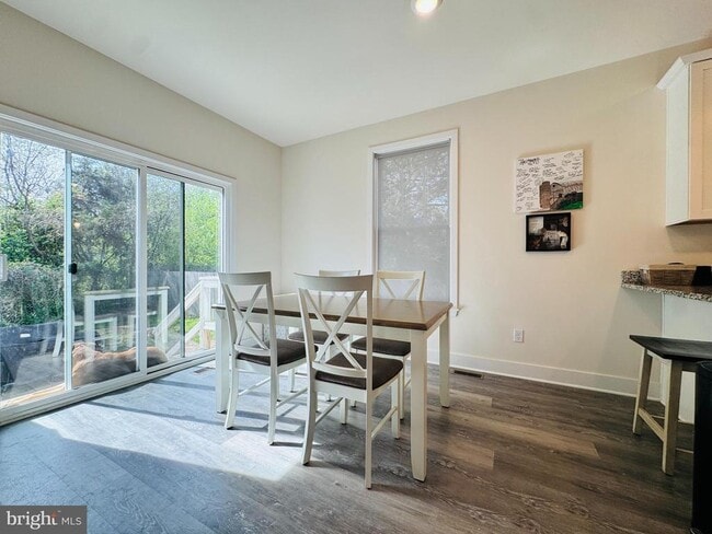 Photo - 233A Church St