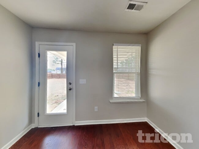 Photo - 31 Burr Oak Cir