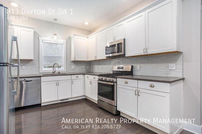 Photo - 813 Dayton St SW