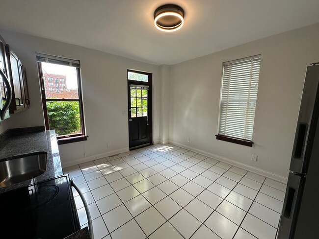 Photo - Mt Pleasant Ave 1073-1075 GW2 Unit 1075