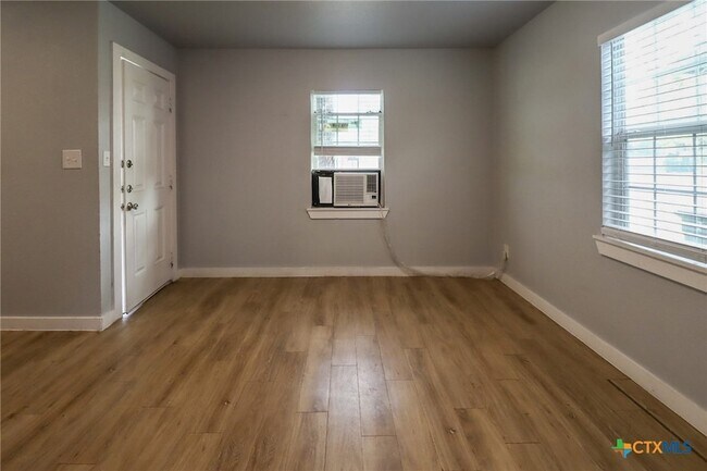 Photo - 120 W Avenue A Unit A