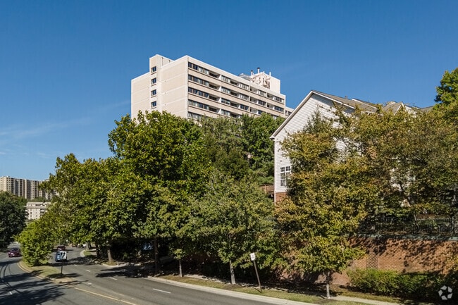 Photo - Highpointe Condominium