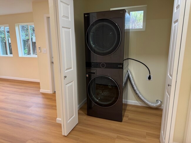 Photo - 3975 Altamont Ave