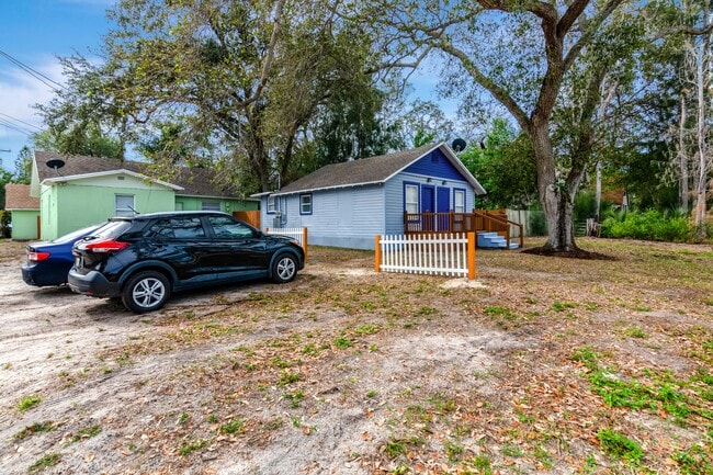 Photo - 547 Wildwood Way