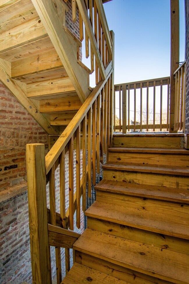 Photo - 118 N Kostner Ave Unit 3