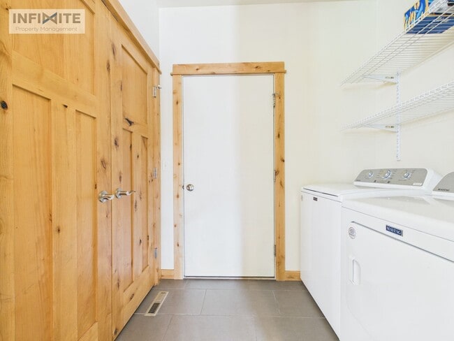 Photo - Single Level 3 Bedroom!