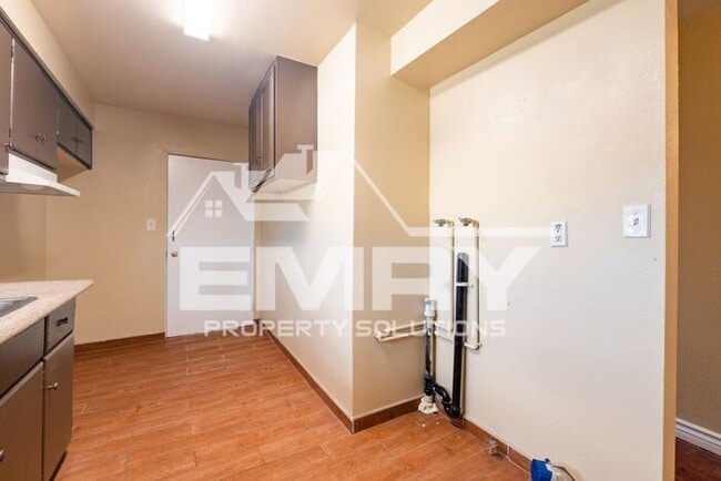 Photo - 2 Bed 1 Bath Unit for Rent in East Los Angeles Parking Available