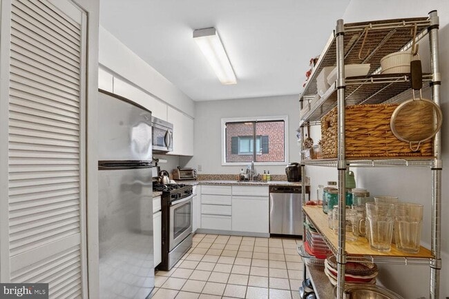 Photo - 236 W Taylor Run Pkwy Unit 4