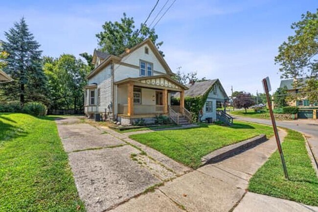 Photo - 3819 St Martins Pl