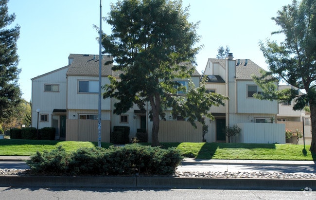 Camino Colegio Estates