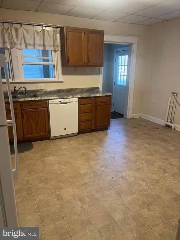 Photo - 17830 Sherman Ave