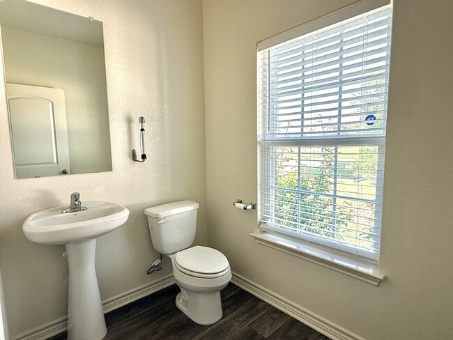 Photo - 109 Sunnymeade Ln