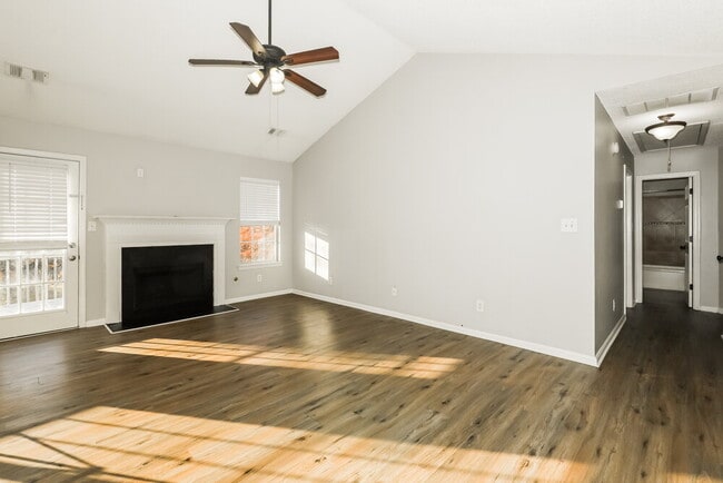 Photo - 200 River View Ct