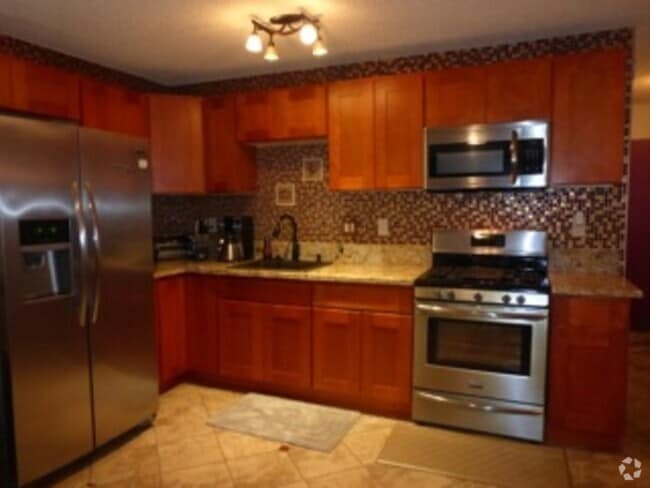Building Photo - 355 Kalanianaole St Unit 209 Rental