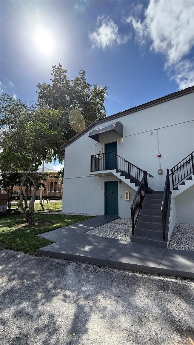 Photo - 7210 NW 179th St Unit 105
