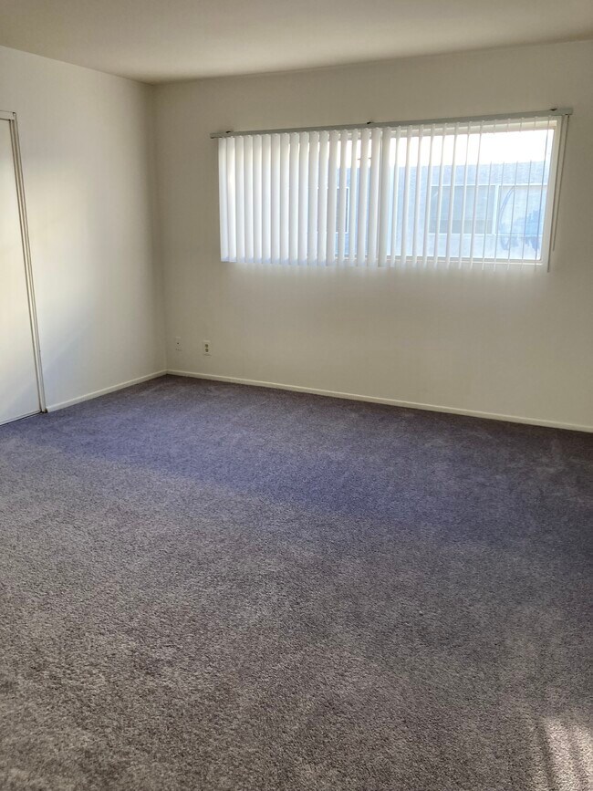 Photo - 9950 Zelzah Ave