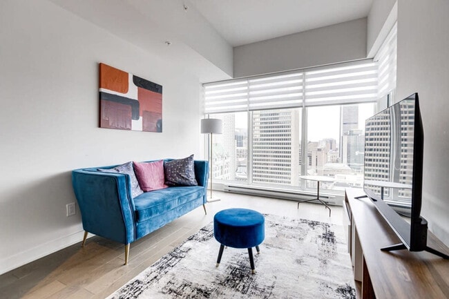 Building Photo - 1130 Rue Saint-Antoine O Unit SI FL24-ID1310913P