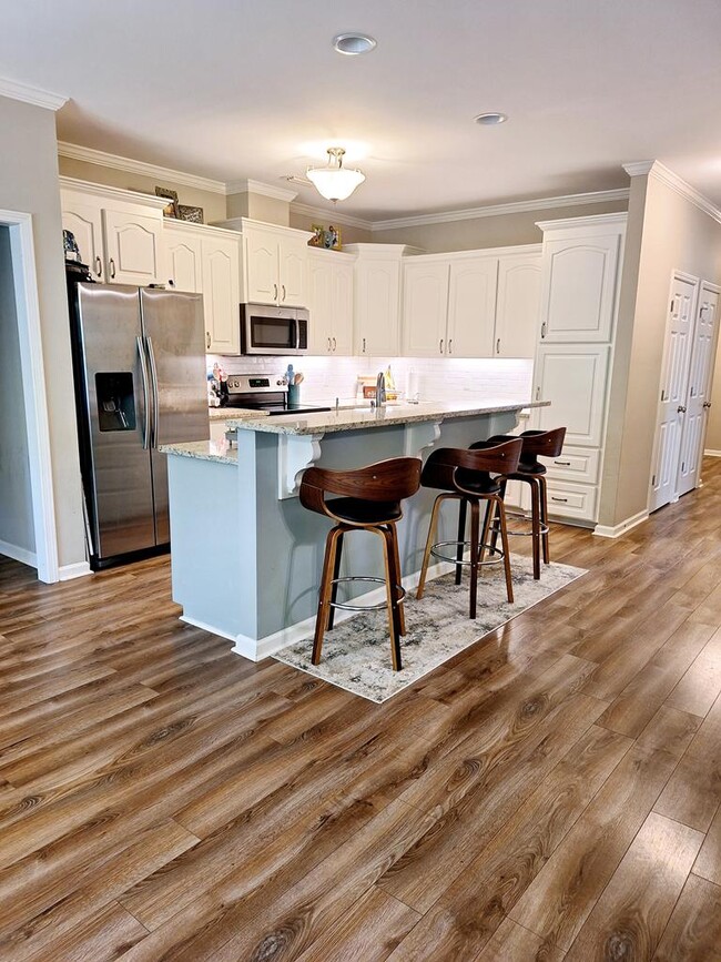 Photo - 324 Camberly Ct