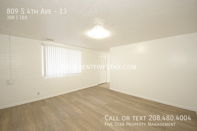 Photo - Collegiate Inn