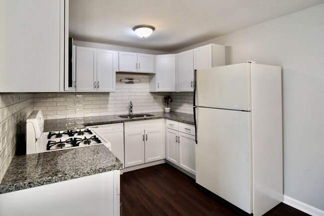 Photo - 103 Tonset Ct