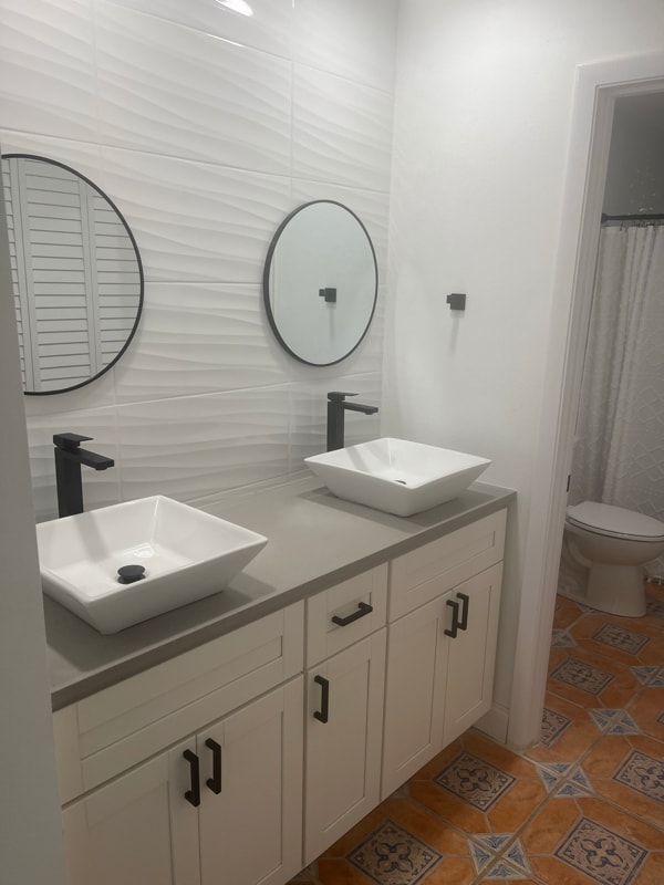 Photo - 3193 Windrush Bourne