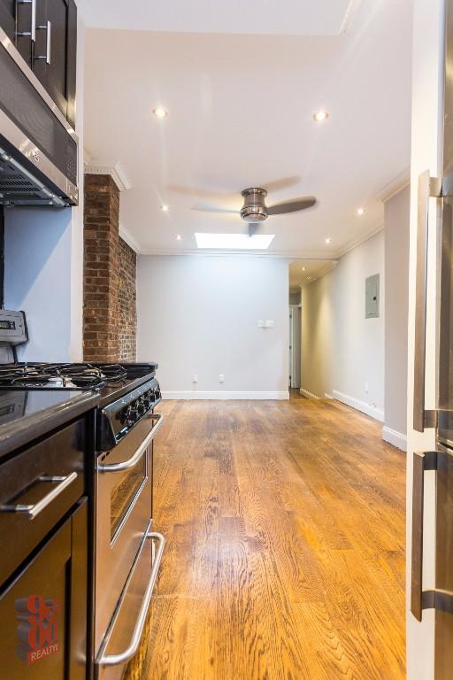 Photo - 437 W 53rd St Unidad 2B