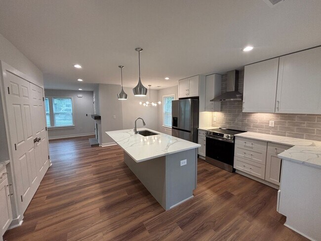 Photo - 1389 Lanvale Dr SW