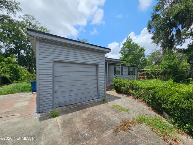 Photo - 11226 Inez Dr