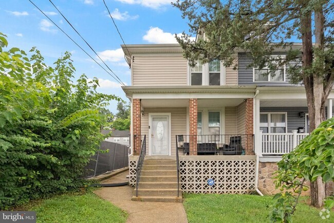 Building Photo - 1817 Marion Barry Ave SE Rental