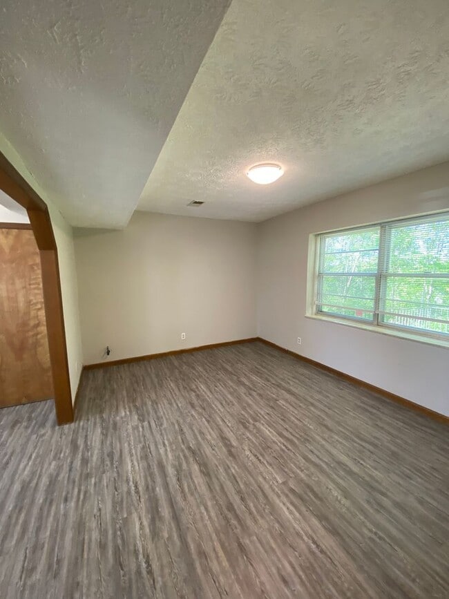 906 Flanders Ln NW Unit 1
