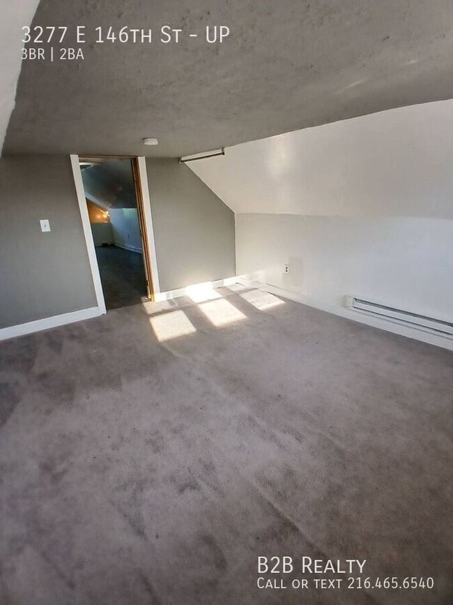 Photo - 3277 E 146th St Unidad UP