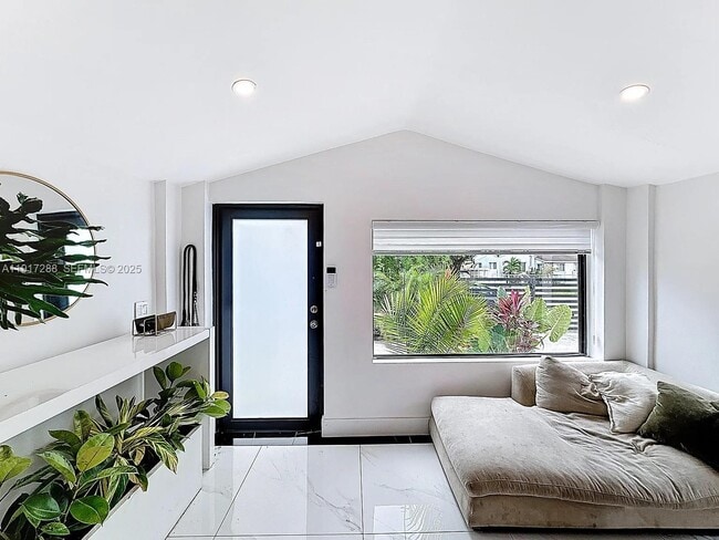 Photo - 1367 NW 41st St