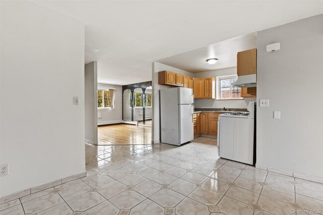 Photo - 815 Throgs Neck Expy Unidad #3