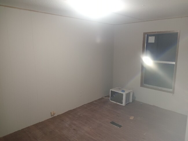 Photo - 305 Dowtin Ln