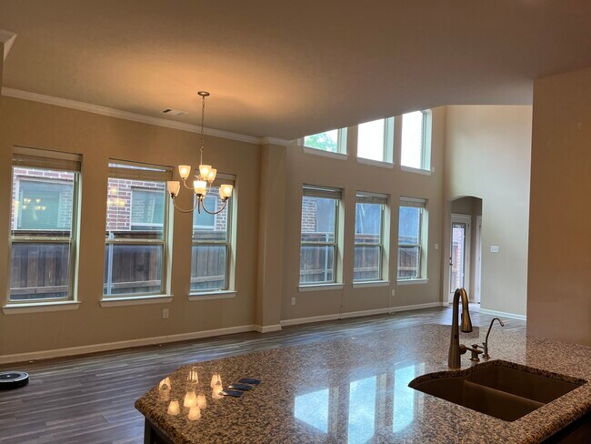 Photo - 1112 Amber Rose Way