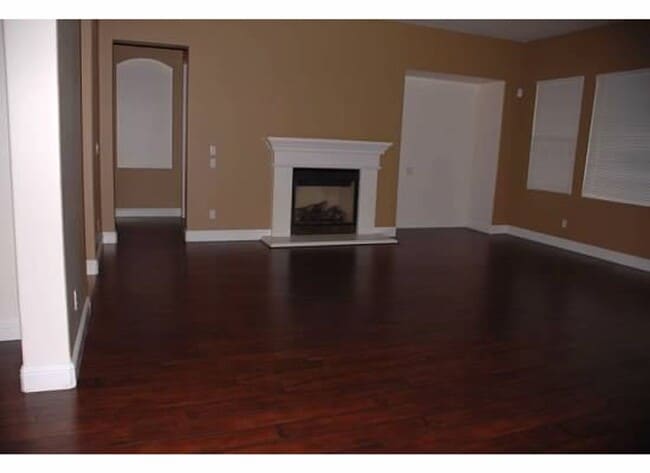 Photo - Charming 4 bedroom 2 bathroom home in Elk Grove!