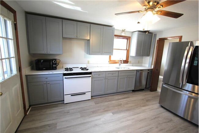 Photo - 21 Moore Ave