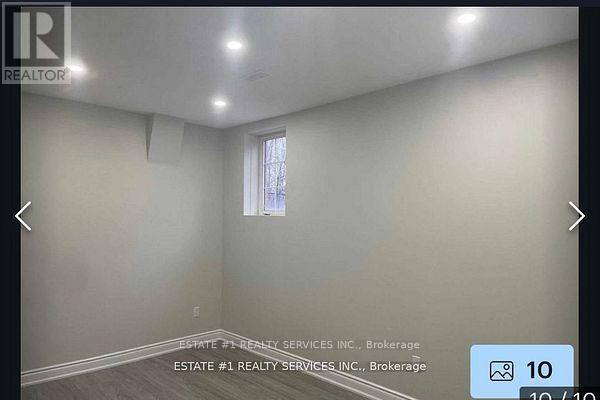 Photo - 32 River Rock Crescent