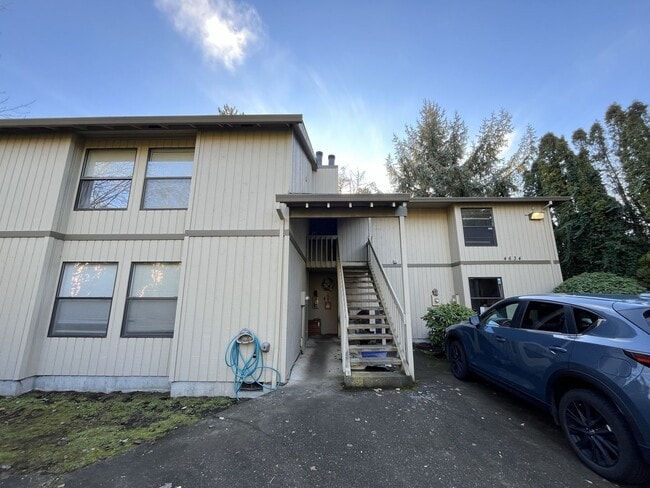 Photo - Spacious 2BD/1.5BA Ground-Floor Apartment with Spacious Bedrooms & Modern Kitchen Layout